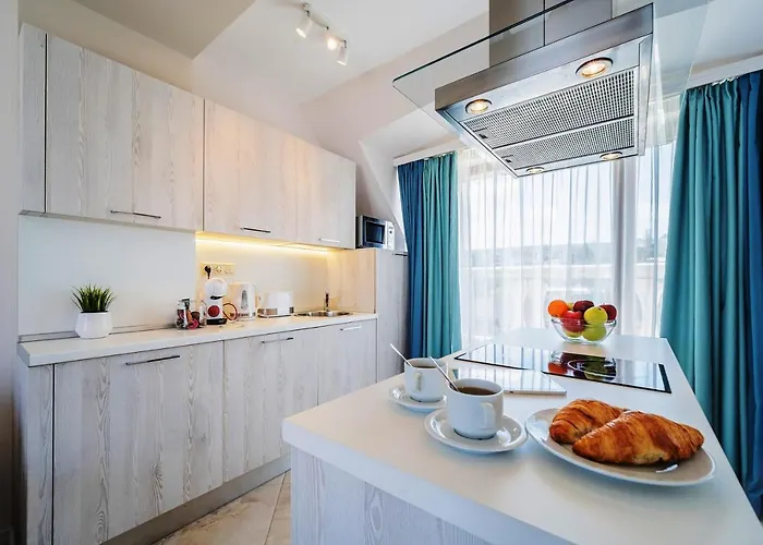 Dreams In La * Golden Sands