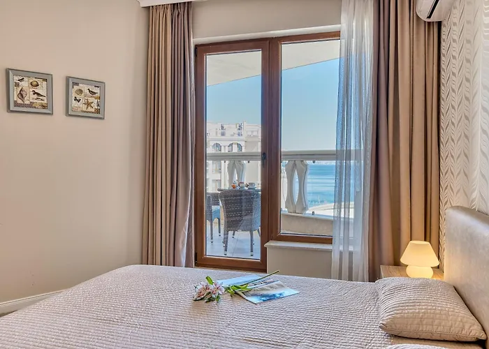 Apartman Dreams In La *