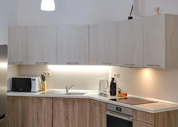 Apartman Dreams In La