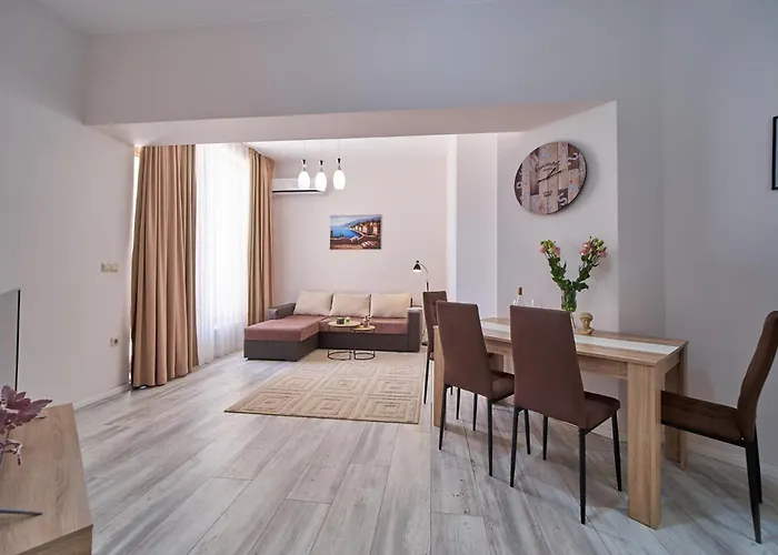 Apartman Dreams In La *