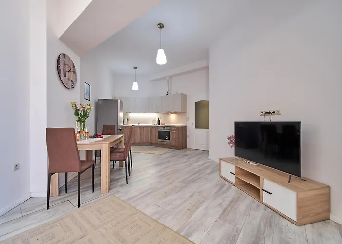 Dreams In La Golden Sands