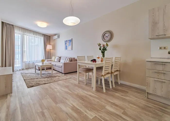 Dreams In La * Golden Sands