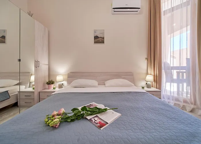 Dreams In La * Golden Sands